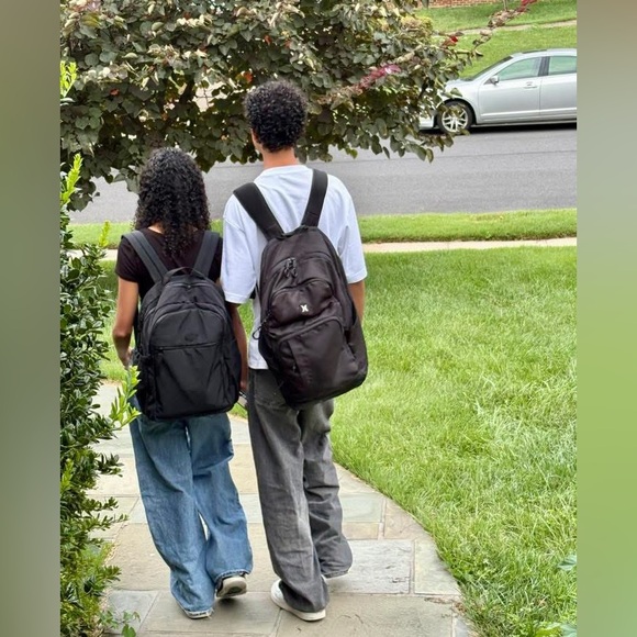 PLEASE ❤️ TO BE NOTIFIED WHEN✨OH MY POSH ✨ GOES LIVE‼️ - Picture 5 of 8